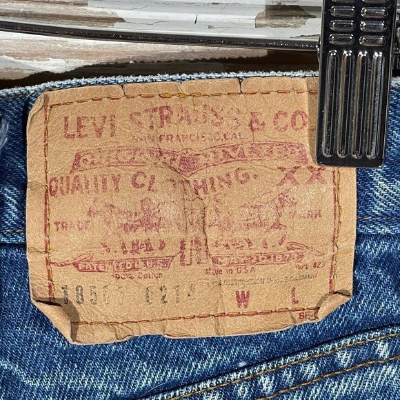 24w 80s USA Vintage Levi’s 505 Holy Women's jeans - Picture 3 of 9